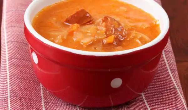 Зелева супа с наденица