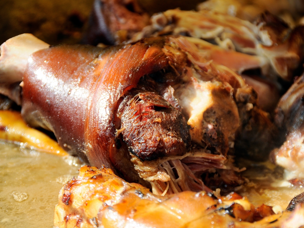 Агнешкото месо традиционно присъства на Великденската трапеза а печеното агнешко