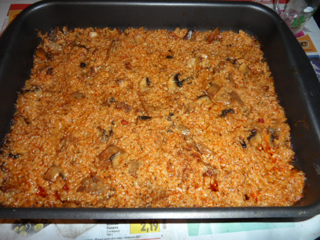 Вкусен домашен ориз с гъбки, която можем да сготвим само