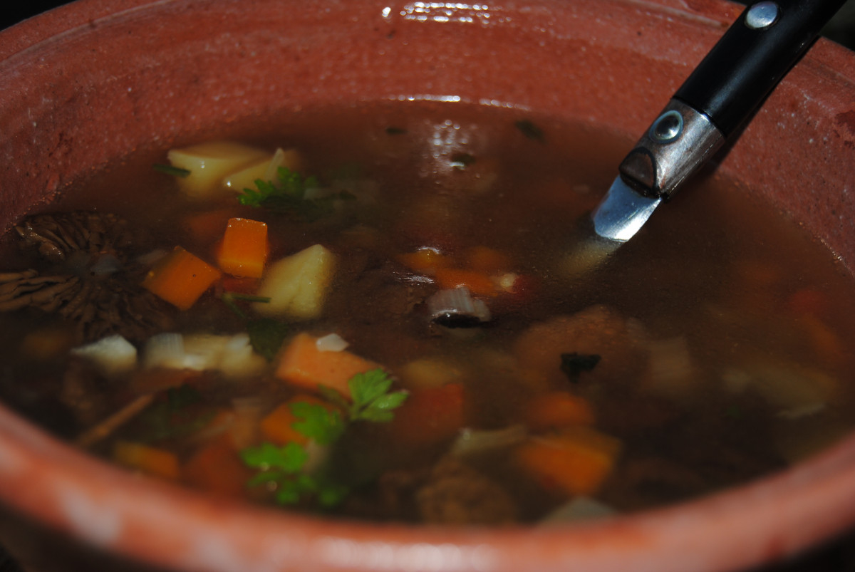 Тази супа е най вкусна със свежи челядинки от градината само