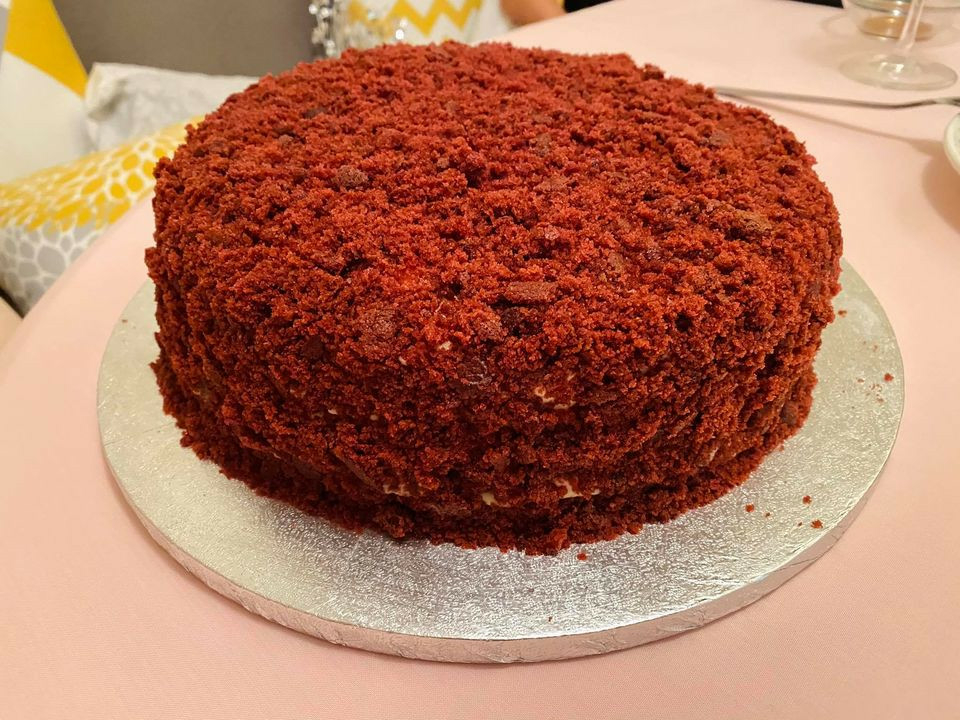 Всички думи са излишни, защото ви представяме любимата торта Червено