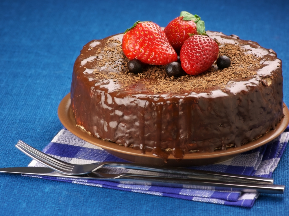 Днес ще ви представим тази божествена шоколадова торта която с