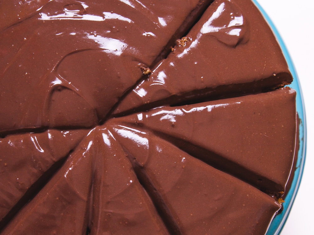И ако ще правите торта с шоколадова глазура първо вижте