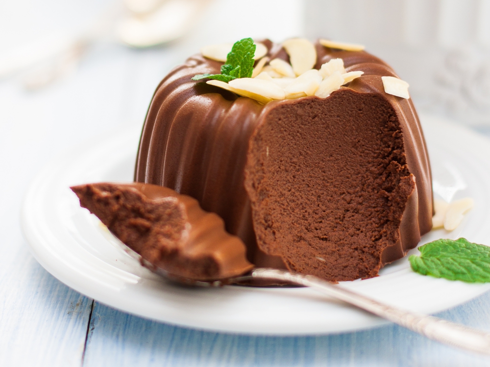 Разкошна рецепта за лек шоколадов десерт, който ще смая гостите