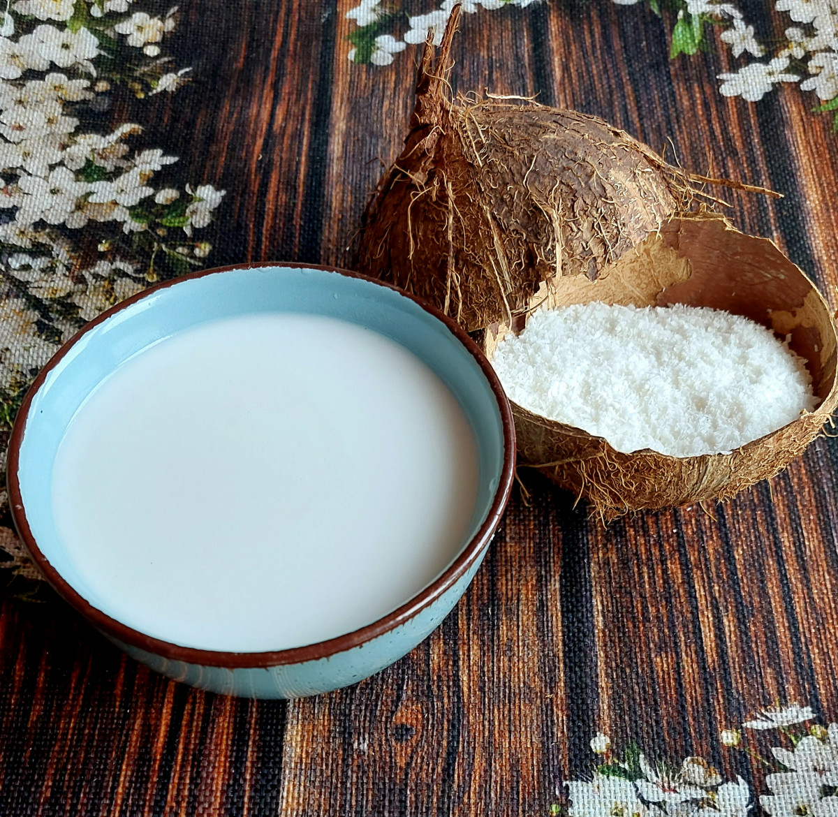 Ароматно кокосово мляко, което се приготвя набързо вкъщи - а
