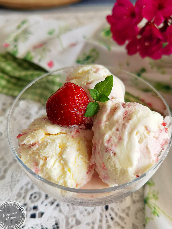Сметанов сладолед с ягодов акцент ще ви стане любимНеобходими