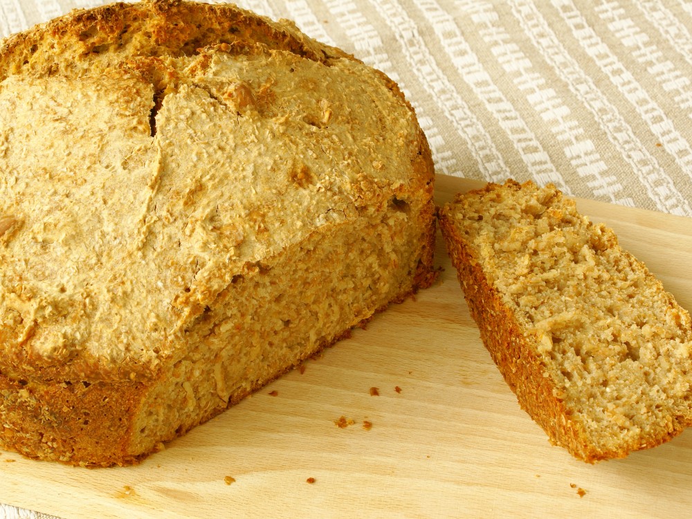 Вкусен и ароматен хляб приготвен изцяло с растителни продукти Необходими Продукти●