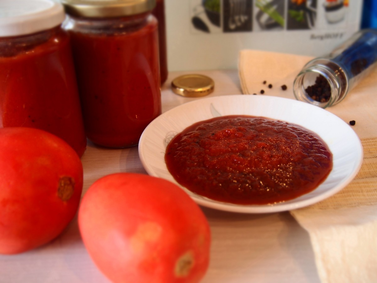 Опитайте нашата рецепта за домашен кетчуп и ще забравите за