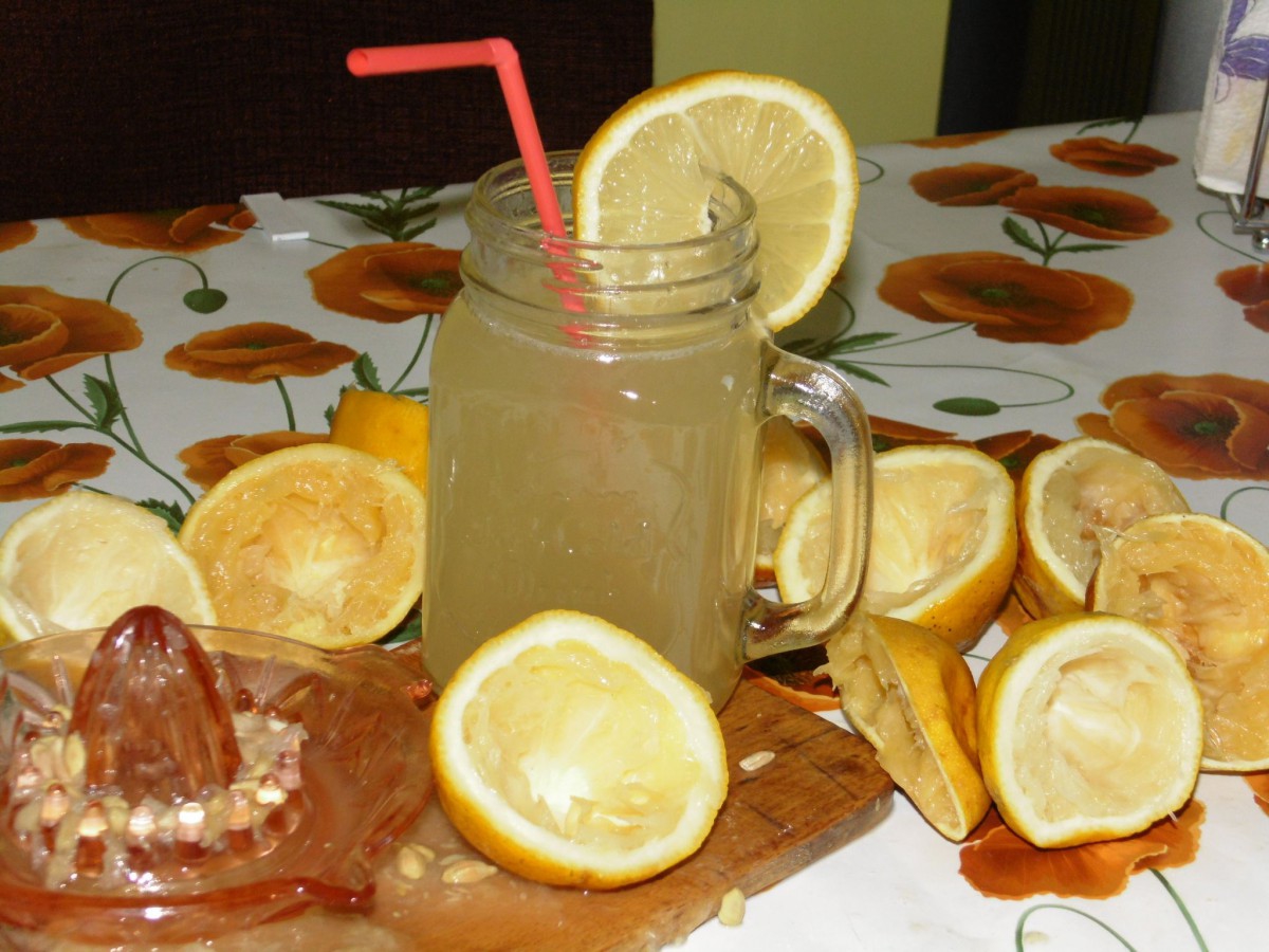 Черпим ви с освежаваща лимонада Необходими Продукти● лимони 2 бр ●