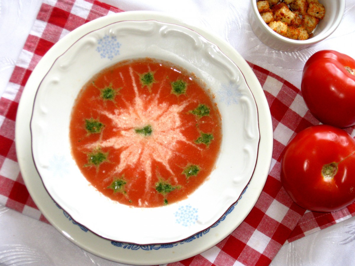 Вкусна супа, която е подходяща за всеки празникНеобходими Продукти● домати