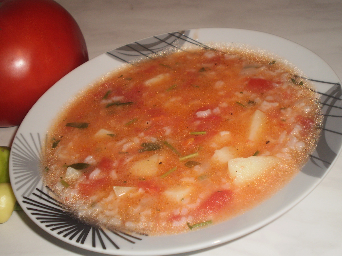 Обичаната от всички и много лесна за приготвяне доматена супа