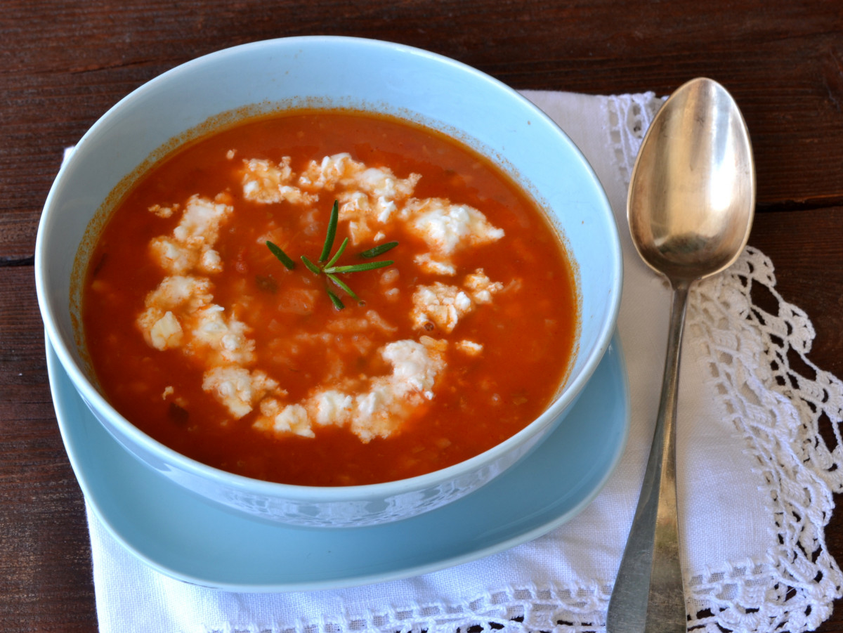 Любима доматена супа с ориз и сиренеНеобходими Продукти● домати -
