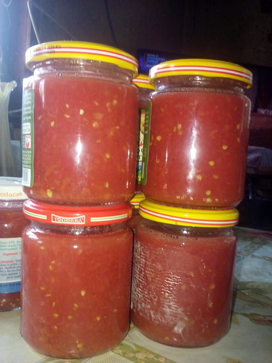Всеки домат на салата или на доматена салца!Необходими Продукти● домати●