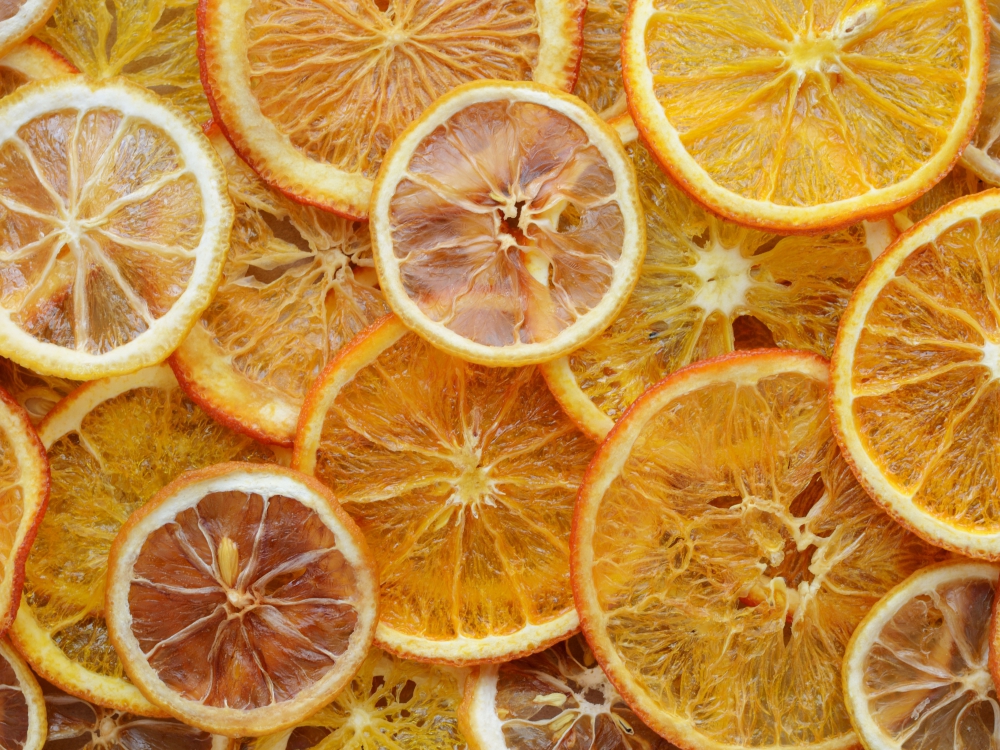 Вместо сладки пригответе за децата си захаросани плодовеНеобходими Продукти● лимони