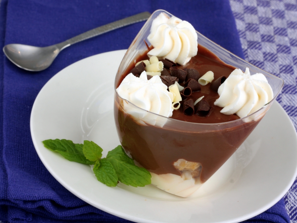 Шоколадов крем със сметана - идеалният десертНеобходими Продукти● течен шоколад