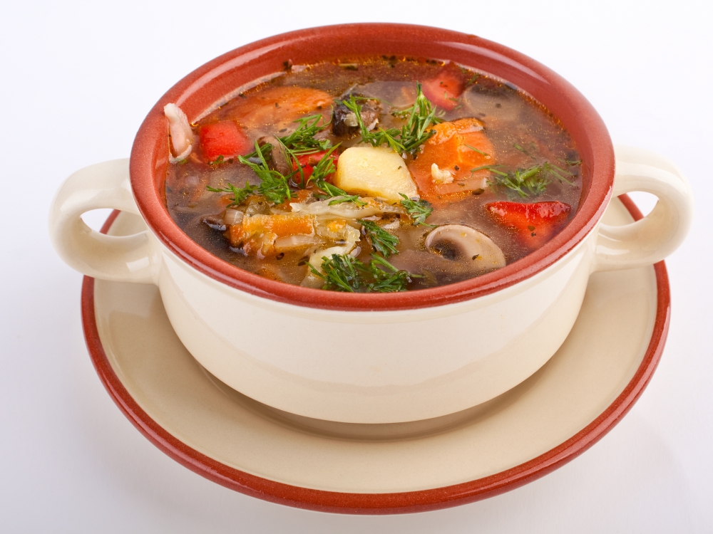Много зеленчуци вкусна супа това е любимата ни кулинарна