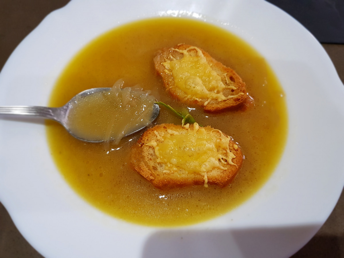 Вкусът на тази класическа супичка ще ви пренесе в слънчева