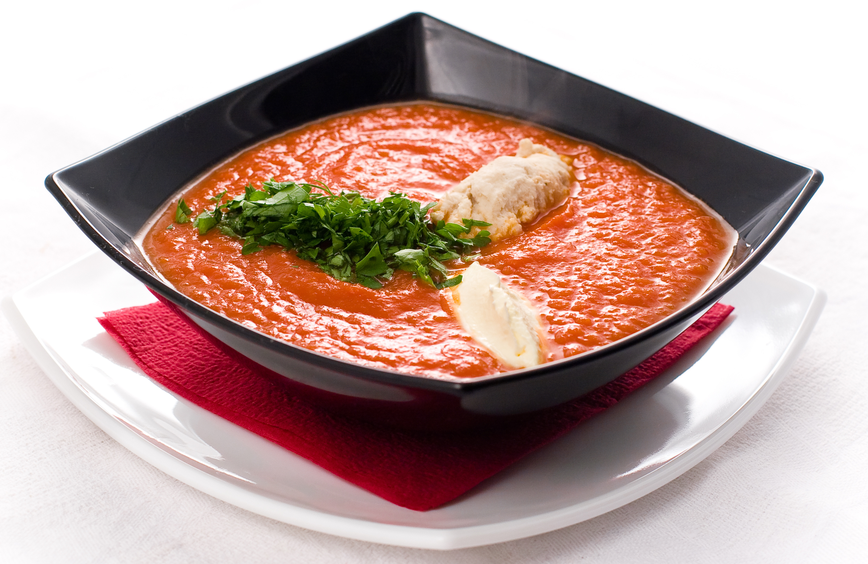 Уж обикновена доматена супа а има райски вкус и аромат