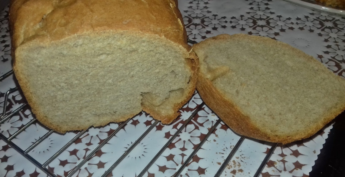 Вкусен и здравословен хляб приготвен само с едно натискане на