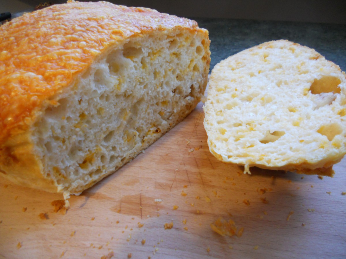 Усещате ли прекрасния аромат на топъл хляб със сирене? Перфектно