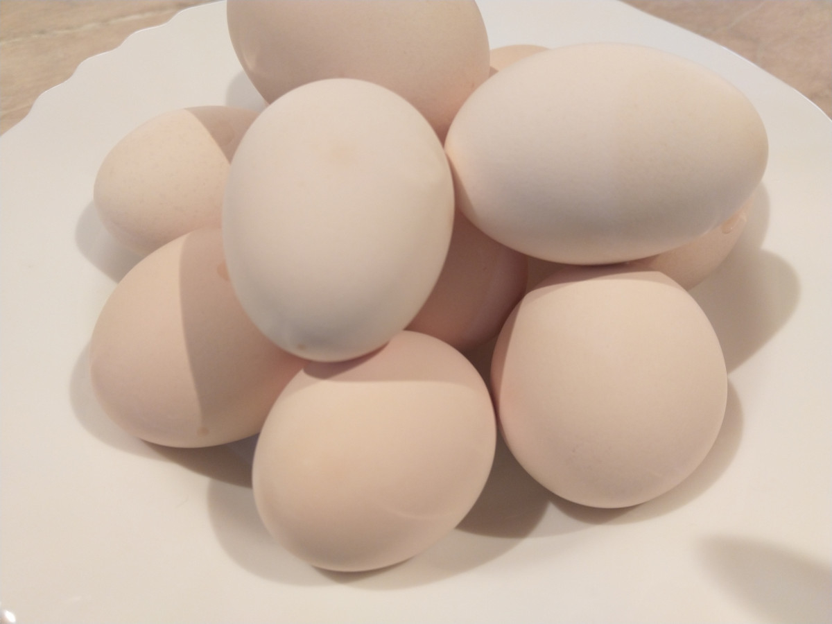 Ето как се избелват великденски яйца за по-наситен цвят след