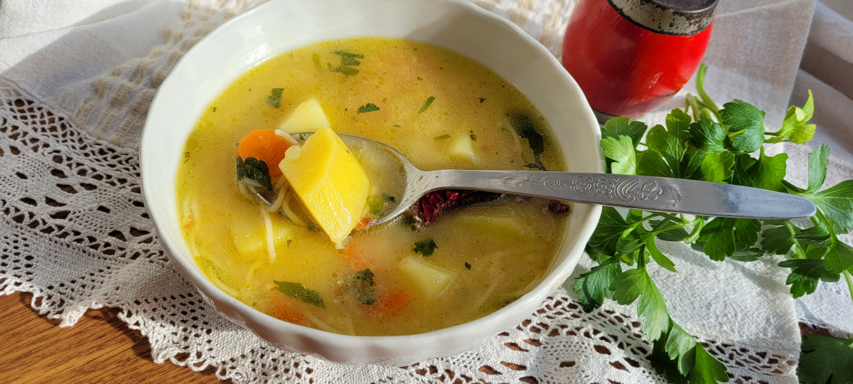 Вкусна супичка може да се приготви и с най-семплите продукти