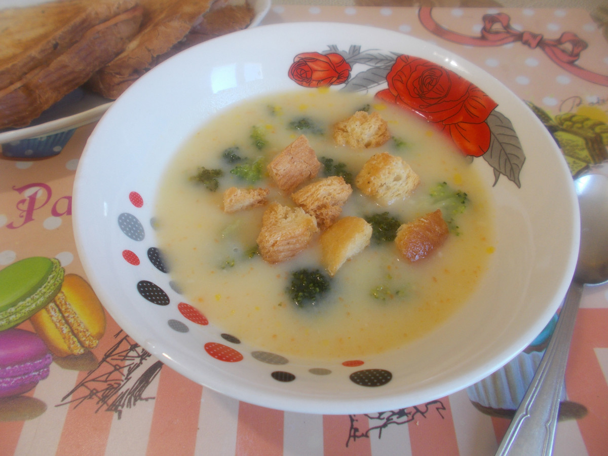 Кадифеният вкус на супата отлично се подчертава от хрупкавите крутони