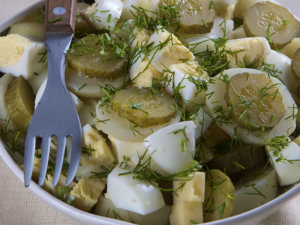Очарователно вкусна и лесна за приготвяне салата Необходими Продукти● картофи