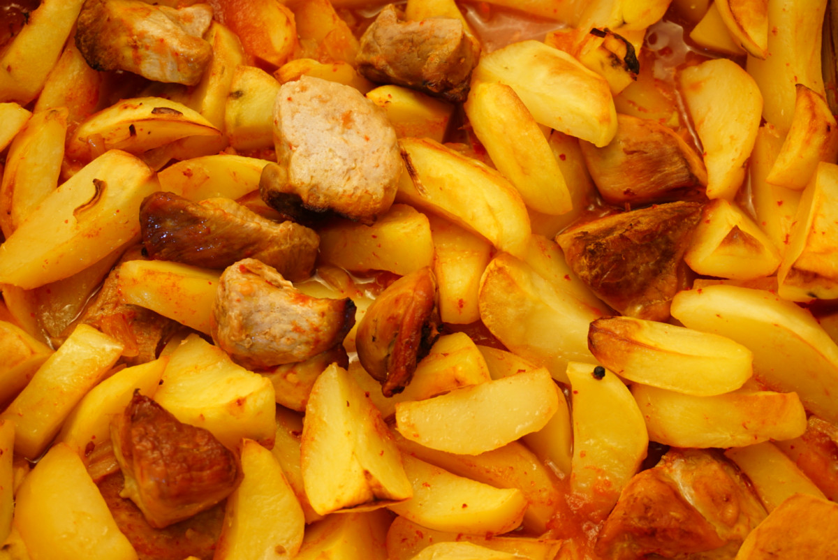 Картофи със свинско на фурна кратко ясно и гарантирано