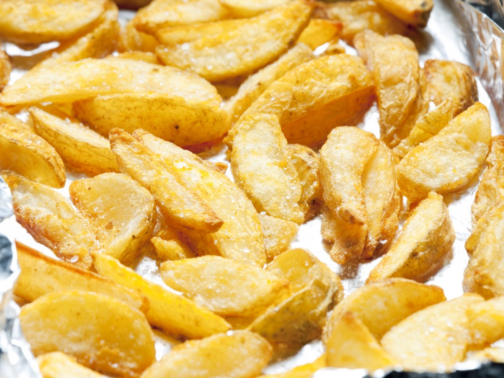 Противно на очакванията да приготвиш вкусни картофи на фурна е