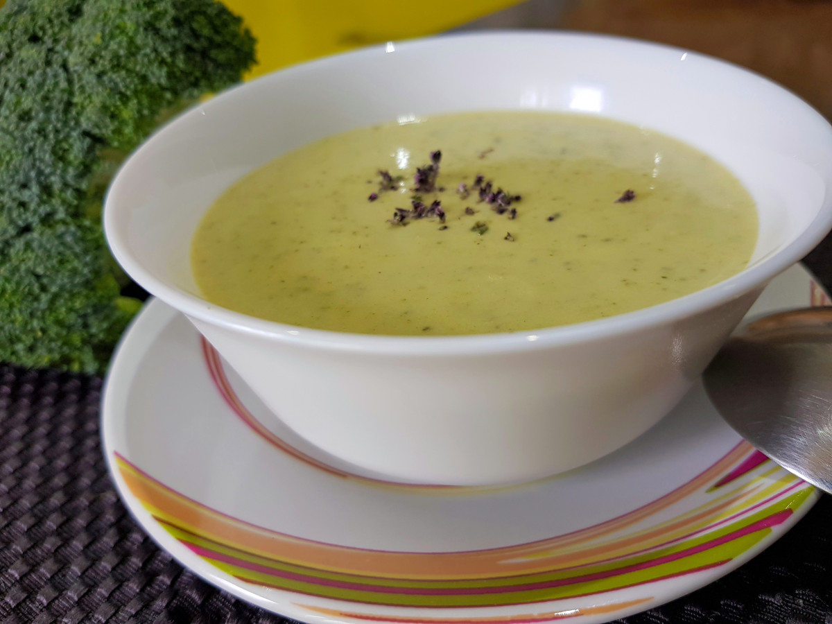 Невероятна супа от броколи за онези, които спазват кето диетаНеобходими