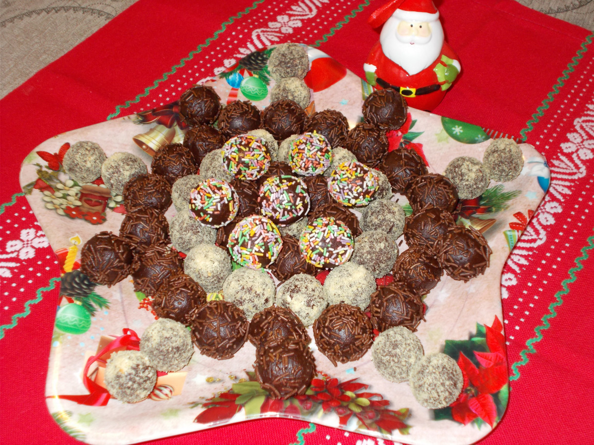 Тази Коледа черпим с бонбони и то каквиНеобходими Продукти● бисквити
