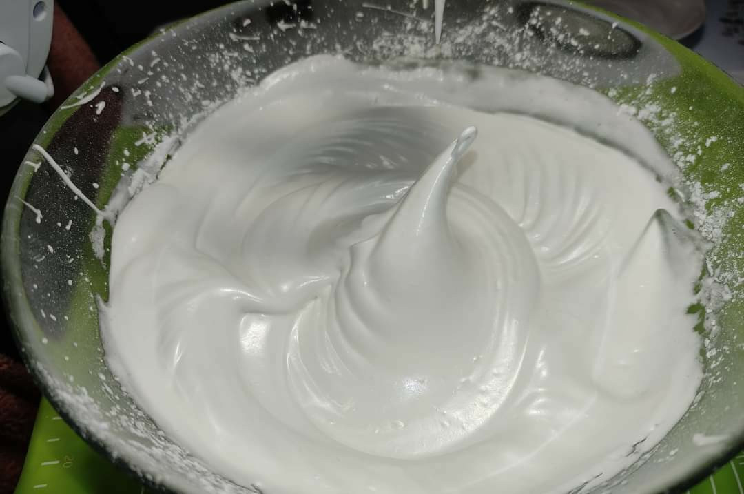 Ако искате да правите торта Павлова, ето рецепта за кремаНеобходими