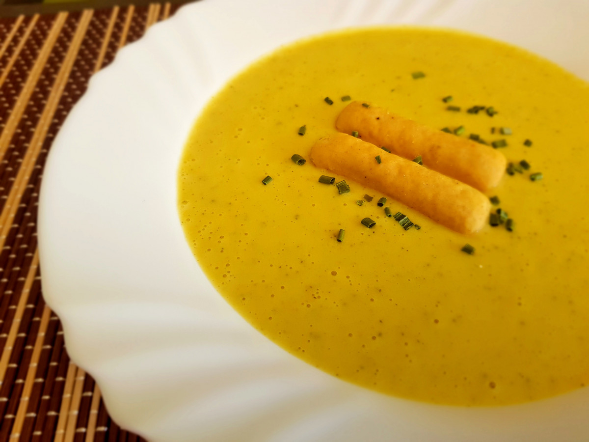 Здравословна, вкусна и засищаща крем супичка за най-малките!Необходими Продукти● тиквички