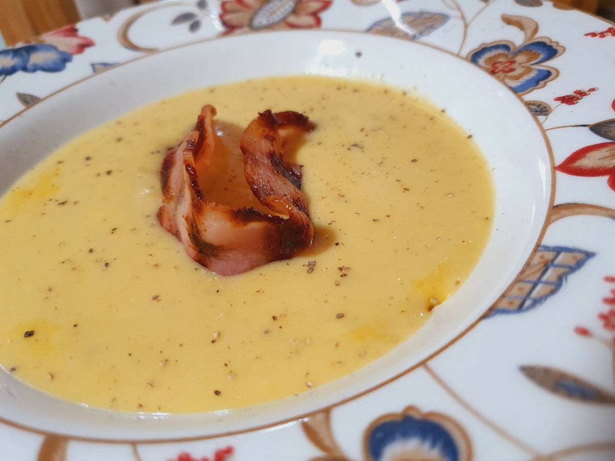 Ароматна и апетитна крем супа с праз и още куп