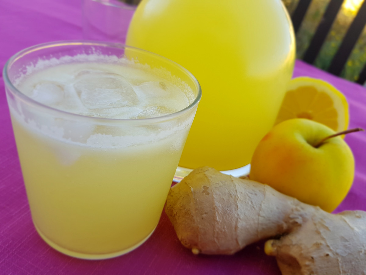 Свежо разхладително и здравословно летно предложениеНеобходими Продукти● лимони 1 2