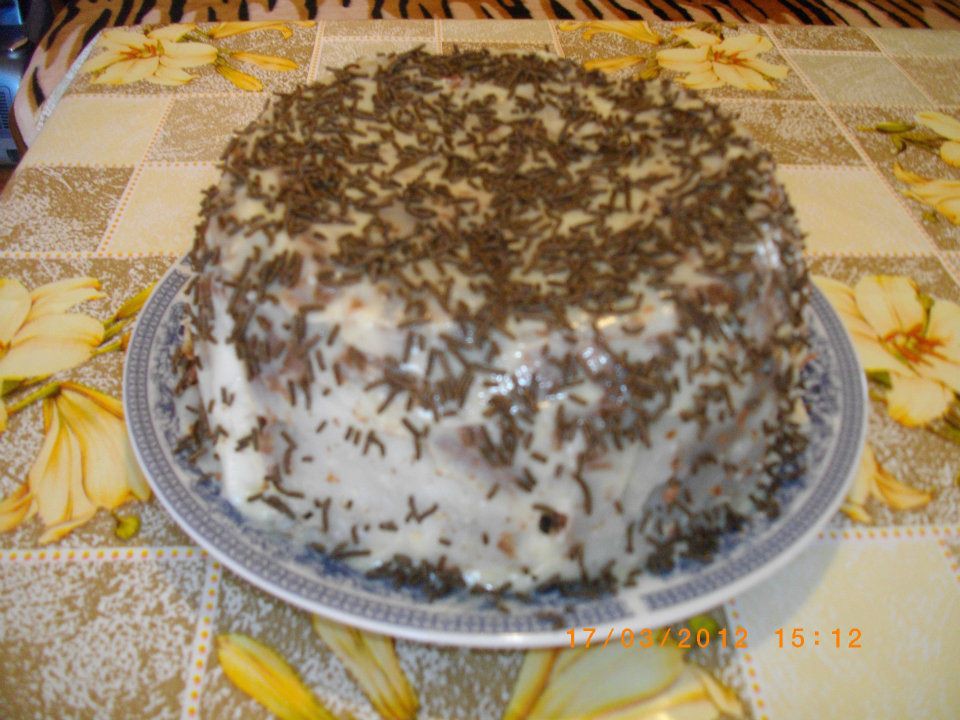 Много лесна и ефектна бисквитена торта за делник и празникНеобходими