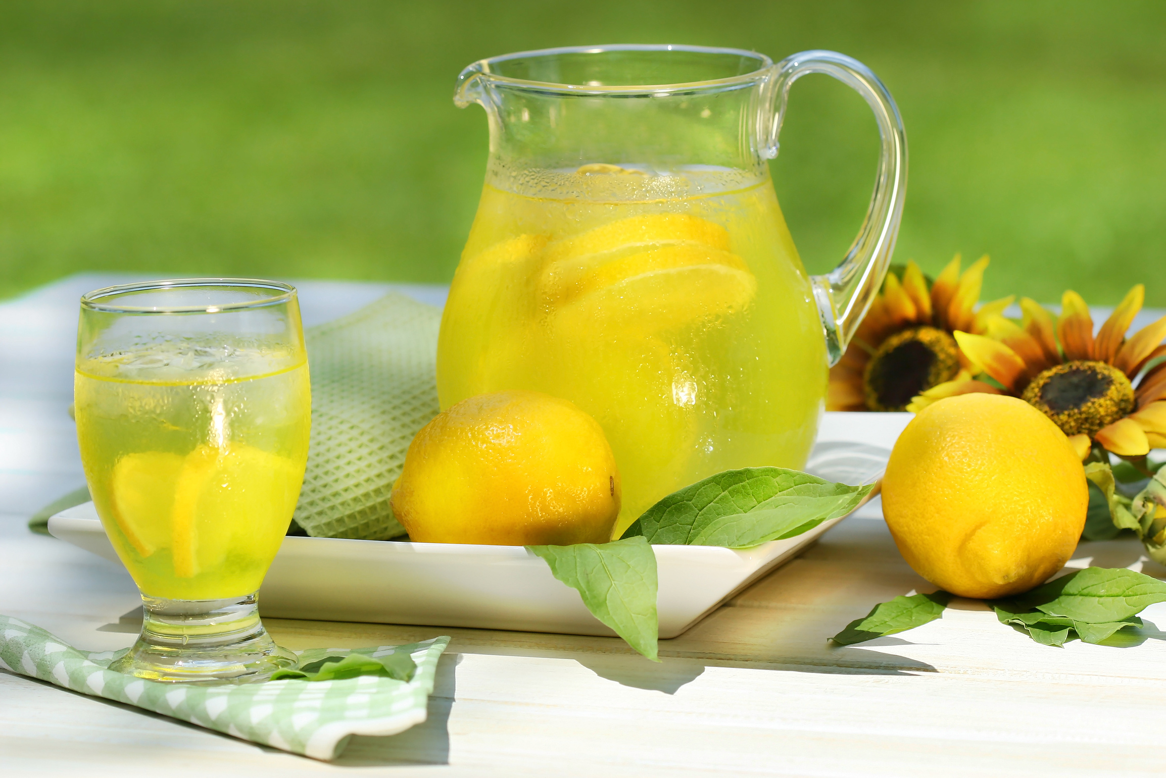 Гъделичкащо небцето свежо лятно предложение Необходими Продукти● лимони 3 бр ●