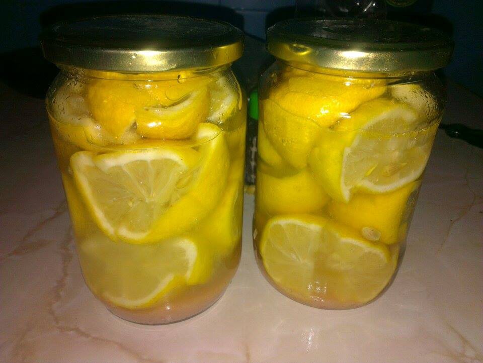 Вкусът на тези лимони е остър и много наситен те