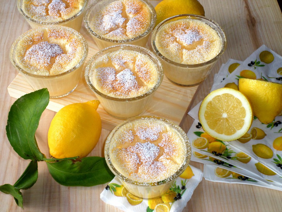 Днес сме ви приготвили тези много лесни лимонови десертчета, които