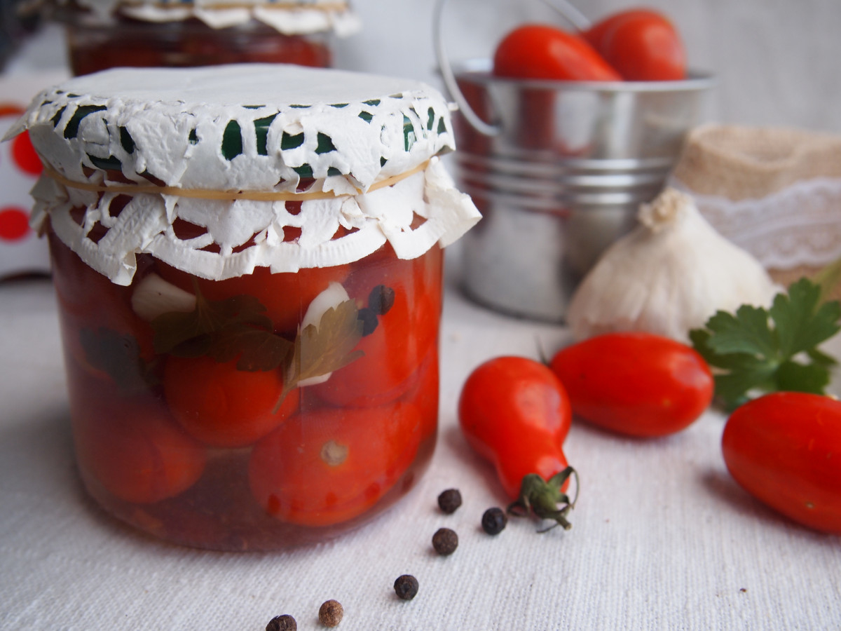 Страхотна идея за мариновани доматки за да можем да си