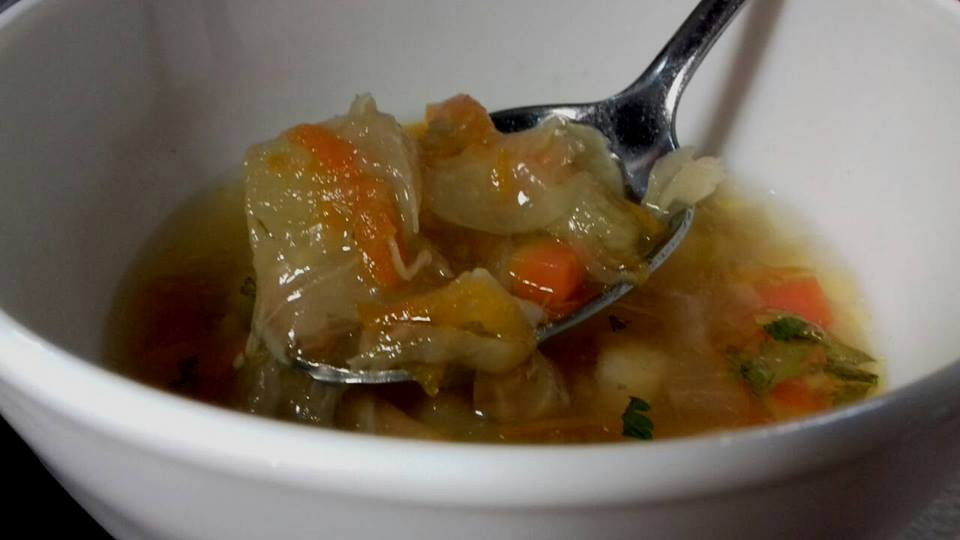 Малко топено сирене и обикновената зеленчукова супа се превръща в