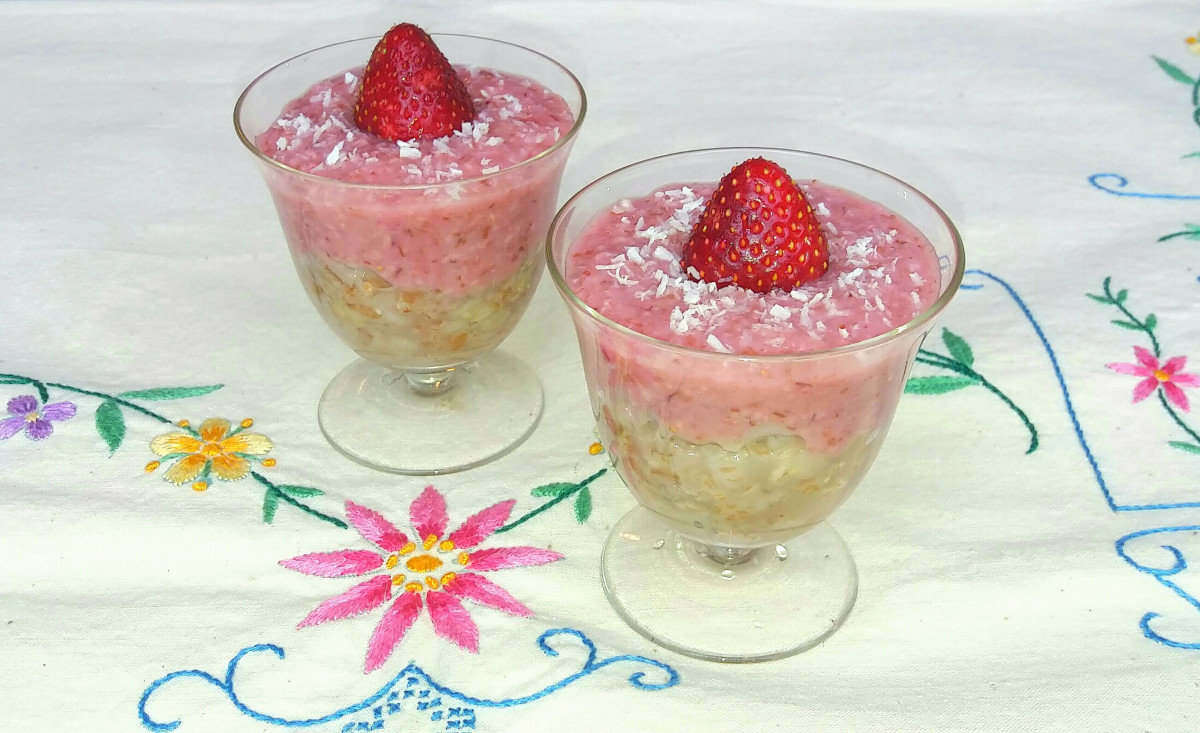 Много лесен за приготвяне ягодов десерт с овесени ядки Необходими Продукти●