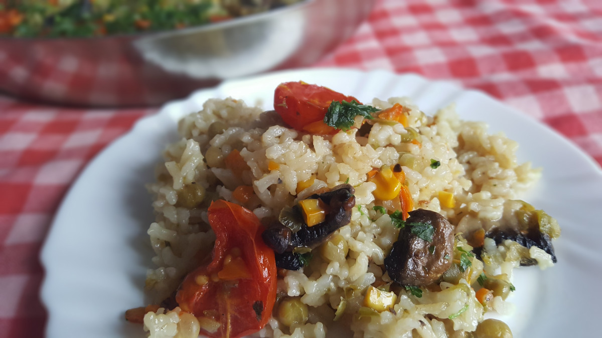 Постен ориз с гъби и зеленчуци вкусна класика която