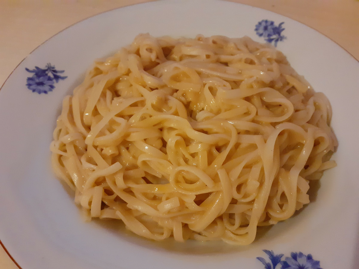 Мързеливи оризови спагети които стават супер вкусни и приготвени просто