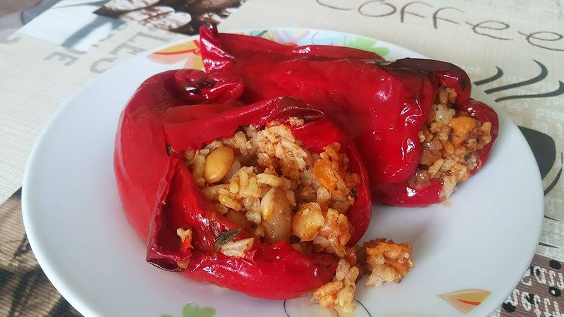 Толкова ароматни и толкова вкуси постни пълнени пиперки могат да