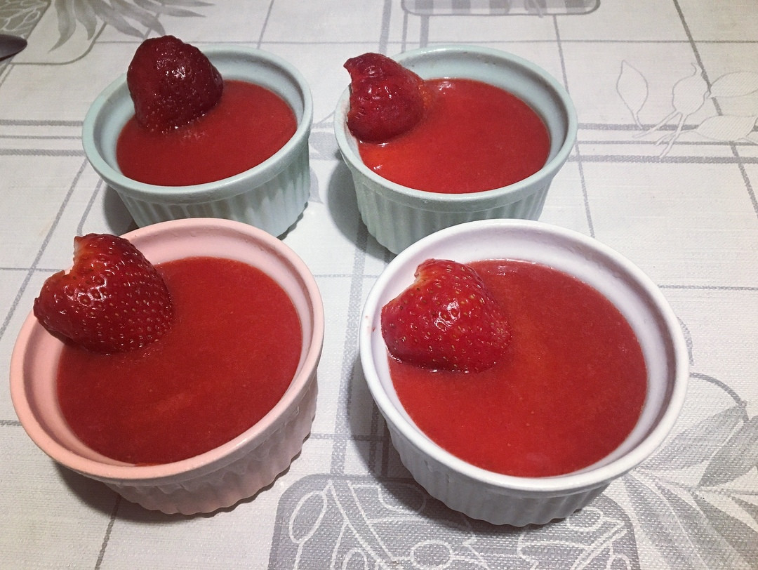 Нежен и ароматен десерт за всички които обожават свежия ягодов
