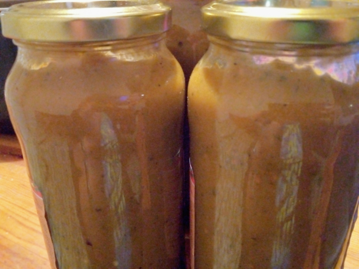 Използвайте готовия печен зеленчуков сос в буркани за сандвичи брускети