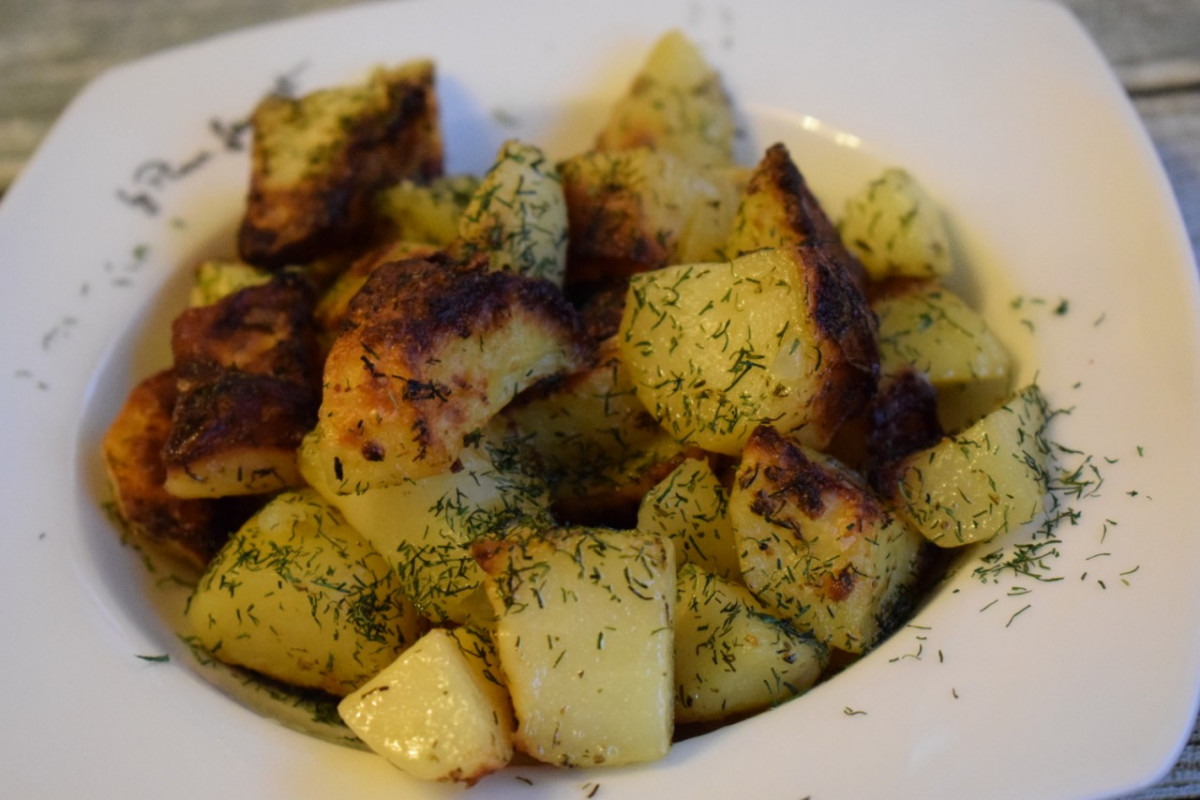 Щипка пармезан и печените картофи се превръщат в истинско кулинарно