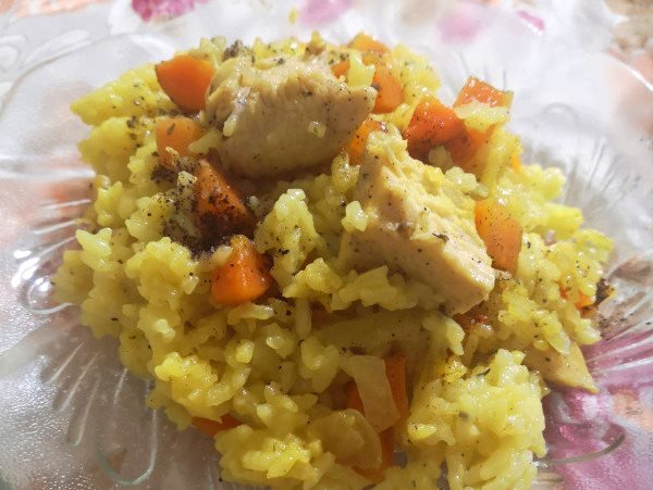 Лесно и вкусно пиле с ориз и моркови на